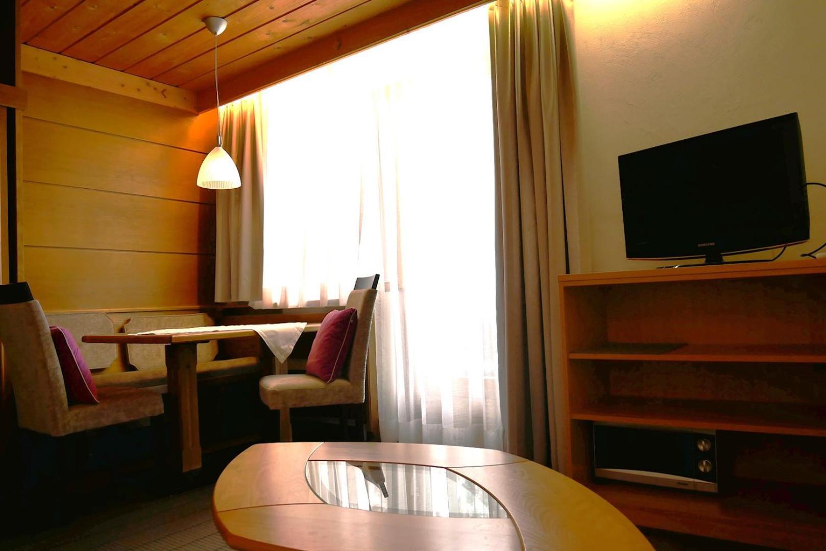 Hotel Garni Bergsonne Samnaun Ruang foto