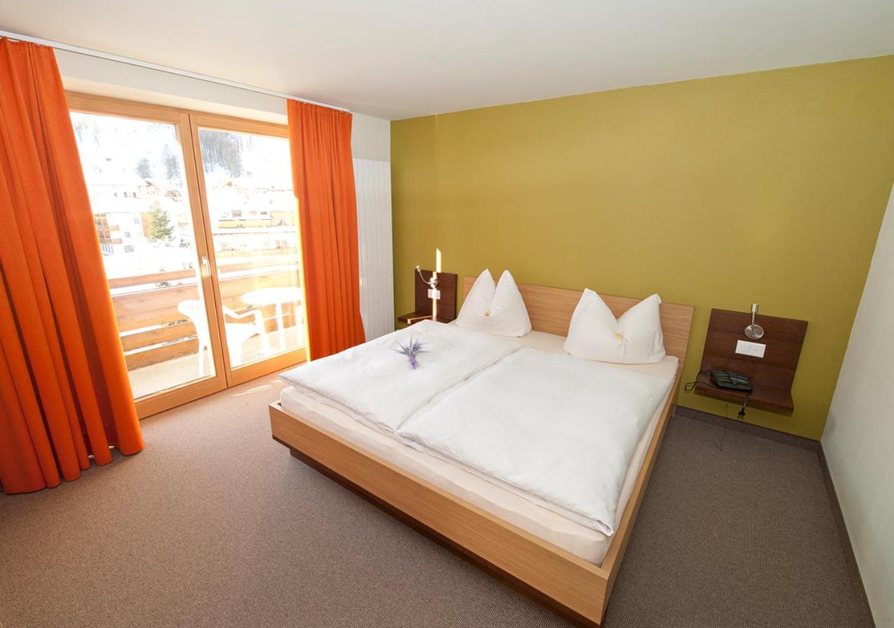 Hotel Garni Bergsonne Samnaun Bagian luar foto