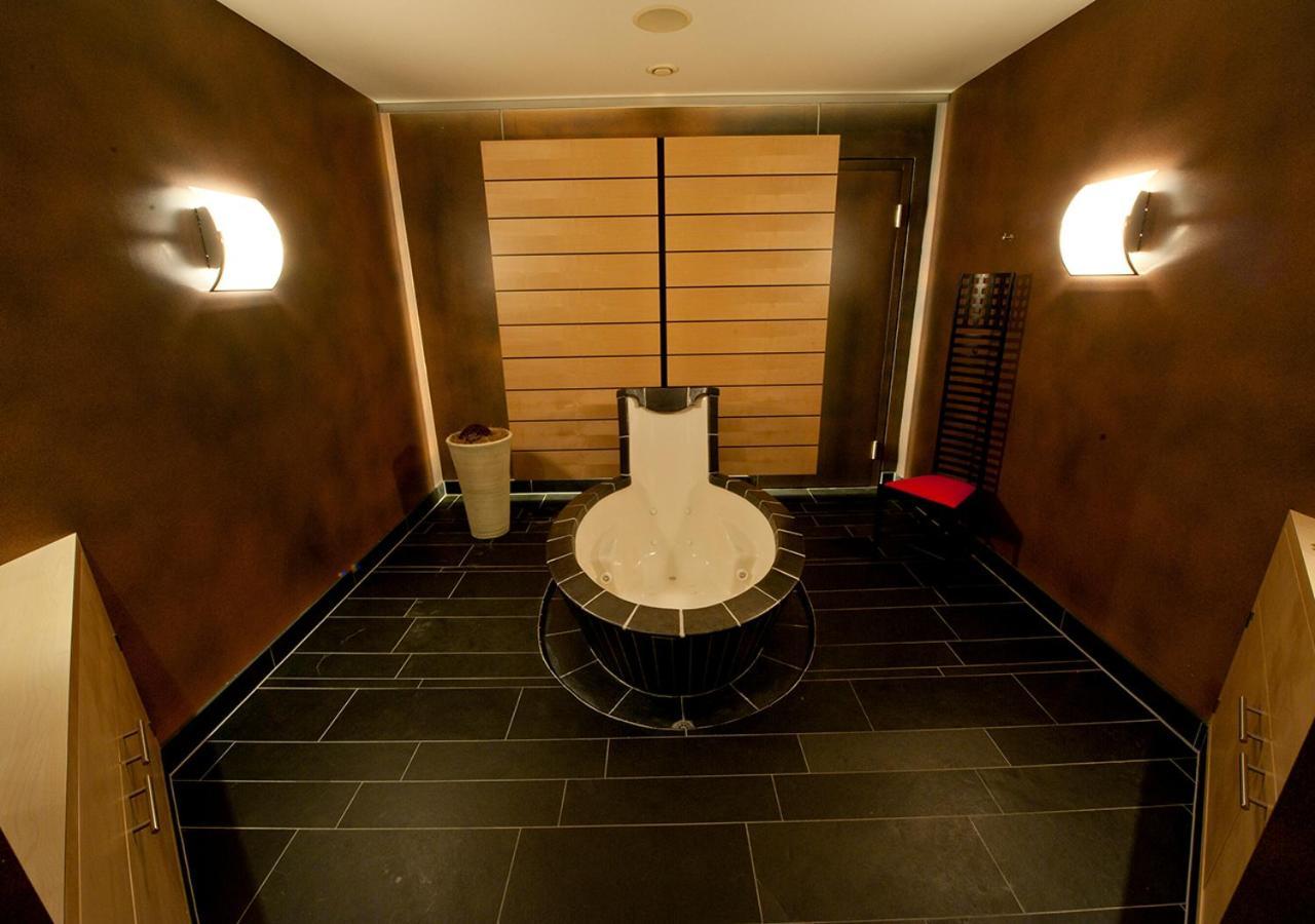 Hotel Garni Bergsonne Samnaun Bagian luar foto