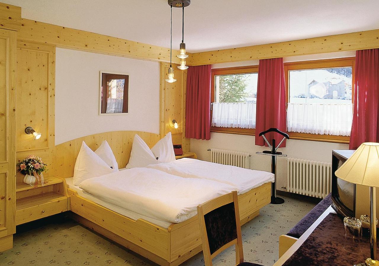 Hotel Garni Bergsonne Samnaun Bagian luar foto