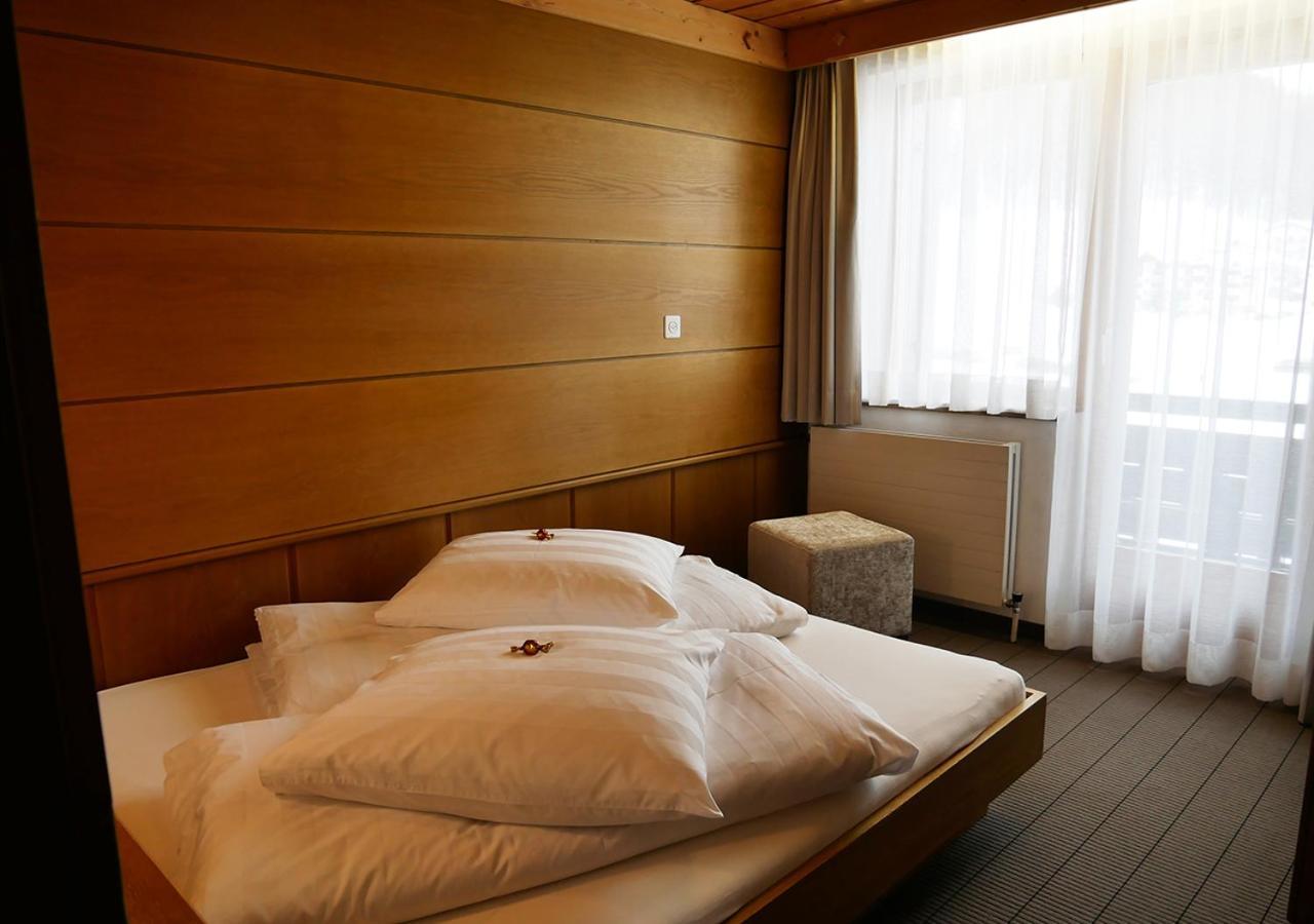 Hotel Garni Bergsonne Samnaun Bagian luar foto