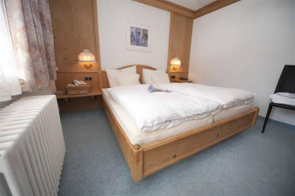 Hotel Garni Bergsonne Samnaun Bagian luar foto